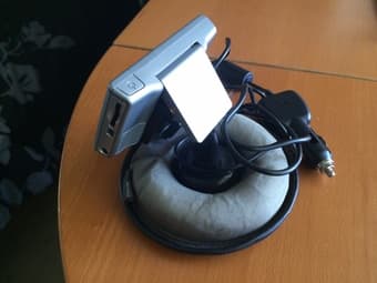 TomTom GPS with stand $40 obo 2