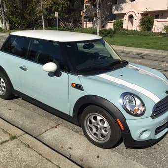 2012 Mini Cooper Hardtop - $15199 2