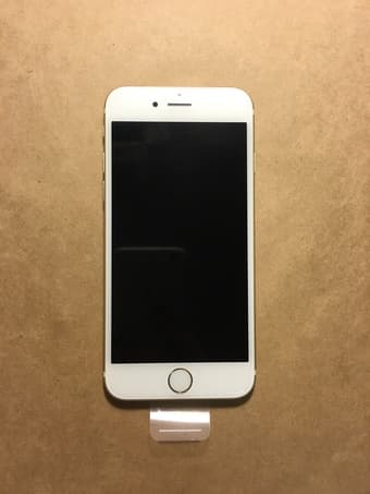 iPhone6 (ALMOST NEW) 2