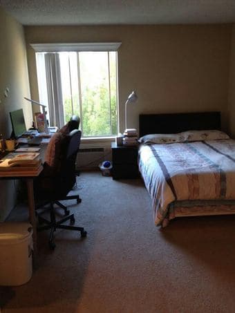 Looking for a roommate to share a 2-br/2-ba apartment at Redwood City 1