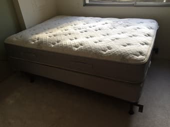 Selling full sized bed with frame for 200 dollars 2
