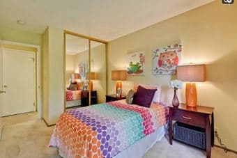 Looking for female housemate, private room in Sunnyvale 2bd/1.5ba cond 1