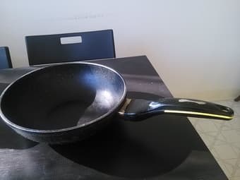 frying pan $5 & wok $10 2