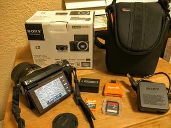 SONY NEX 3N, like new, SEL1650 lens, 2 batteries, Wifi SD, bag: $275 3