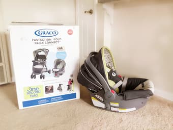 Graco Carseat + Stroller 1