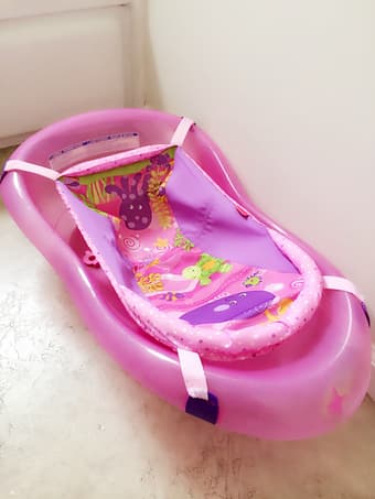 Fisher-Price Pink Tub with two fun tub toys_$16 1