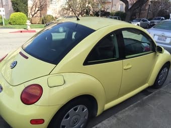 Clean Titled Yellow Volkswagen New Beetle. Cute!! 2