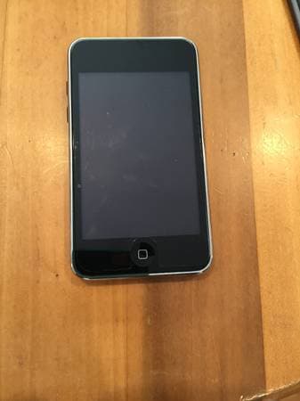 iPod touch (3rd Gen/64 GB) - $100 1