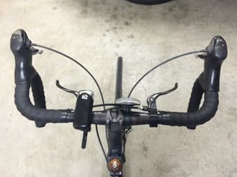 Reliable Roadbike perfect for both commuting and touring 400$ 3