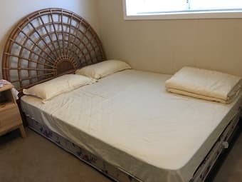 两张一米五宽床共40美元,queensize bed,two for $40 1