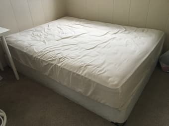 两张一米五宽床共40美元,queensize bed,two for $40 2