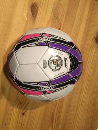 kid football儿童足球($10)，SPAIDING indoor/outdoor baskateball(斯伯丁)篮球($10) 2