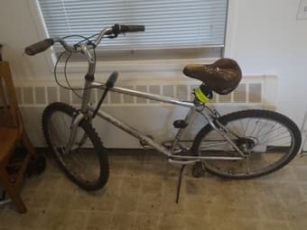 Bicycle + ULock + Helmet + Lights + Pump!  Only 60$ 1
