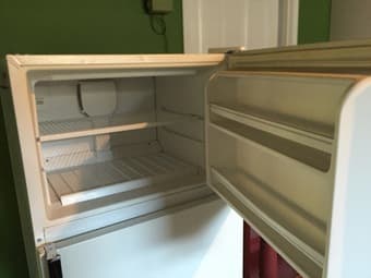 $98 - Kenmore white refrigerator 2