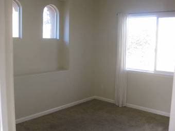 Downtown PA - En-Suite Room in AAA+ Location - Avail April 1 1