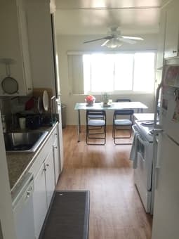 ONE BR/BA+PRAKING AVAILABLE IN A SPACIOUS 2BR/2BA (Mountain View)$1520 3
