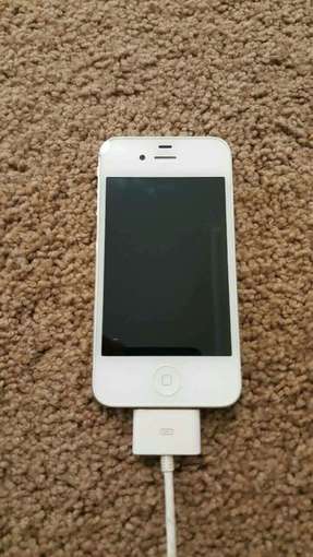 iPhone 4s - White - 16GB $100 OBO 2
