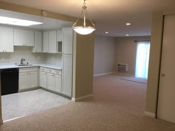 *Great Location* 1Bed+Private Bath in Mountain View avail now(Female) 2