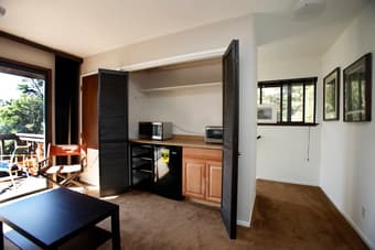 Tranquil 1/2 bedroom furnished apartment in Portola Valley 2