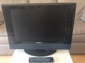 Insignia 19" LCD TV with built in DVD 1