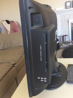 Insignia 19" LCD TV with built in DVD 3