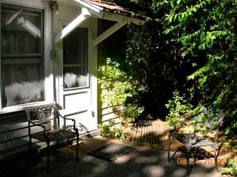FREE STANFORD CAMPUS STUDIO AS WORK EXCHANGE 1