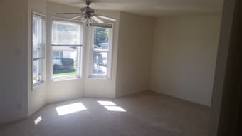 $600 shared room 1 mile walk to Caltrain 1