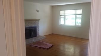 $1800 private master bedroom 1 mile walk to Caltrain 1