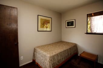Tranquil 1/2 bedroom furnished apartment in Portola Valley 3