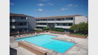 Coastal apartment in Foster City available! 2