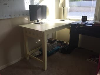 Great yellow desk for sale 45$, 24"x48"x29" 3