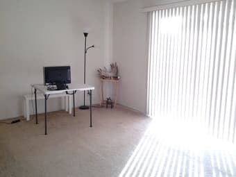 1bd/1ba near Stanford/California ave. 1,995/mo., 5/1-7/31, extendable 1