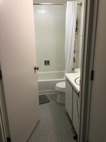 $1000 - Room in 4br/2ba Rains Graduate Housing (June 8 - Sept. 24) 2