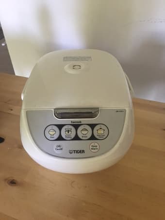 Moving sale, Tiger rice cooker 1