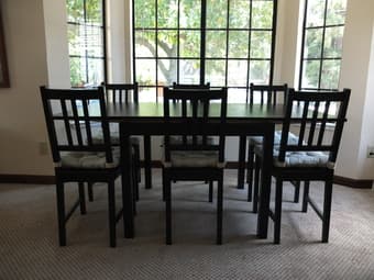 Dining table & 6 chairs 1