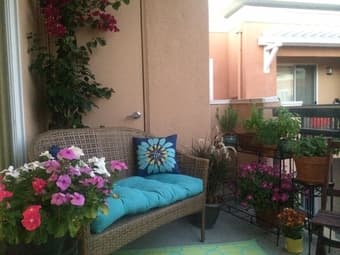 SUMMER RENTAL NEXT TO CALTRAIN: Master Bedroom with Private Bathroom 1