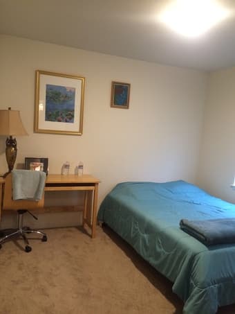 room for rent in downtown Menlo Park before May 22 1