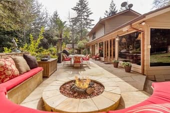 1 room in 4 bedroom house in Woodside, starting June/July for 1 year 2