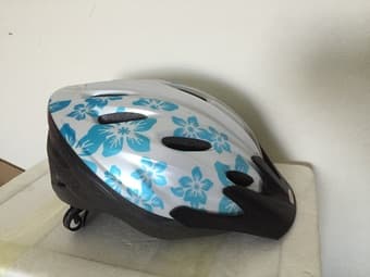 Bicycle helmet new $15 1