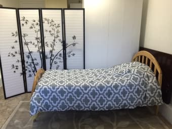 Immaculate clean room available at a low rent in Palo Alto 2
