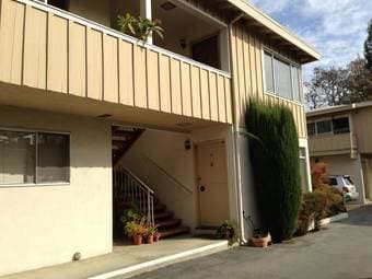 Great apartment 1BR - 510ft2 upper unit with hardwood floors $2325 1