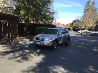 Toyota RAV4 Limited 4WD V6. Great condition! 2