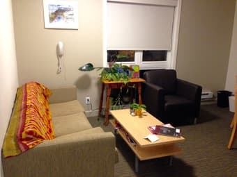 Room in Newly Renovated 2-Bedroom in Rains 2
