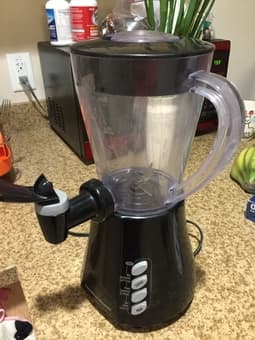 Hamilton Beach Blender for sale!!! a must for summer 1