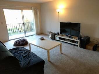 $1400 Master Bdrm w/ Connected Bath for Rent (Standford/Palo Alto) 1