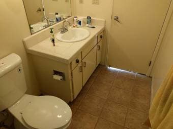 $1400 Master Bdrm w/ Connected Bath for Rent (Standford/Palo Alto) 2