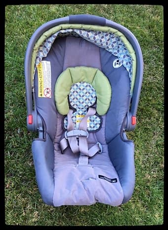 Graco SnugRide Click Connect 30 Travel System (stroller+carseat+base) 1