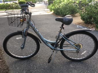 Selling women's bike, kitchenware, acoustic guitar, vacuum! 2