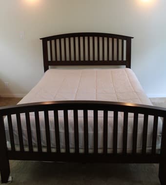 Queen Bed with Wooden Frame and Madress - ($200) 1