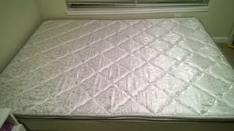 Queen mattress & box spring-200$ 2